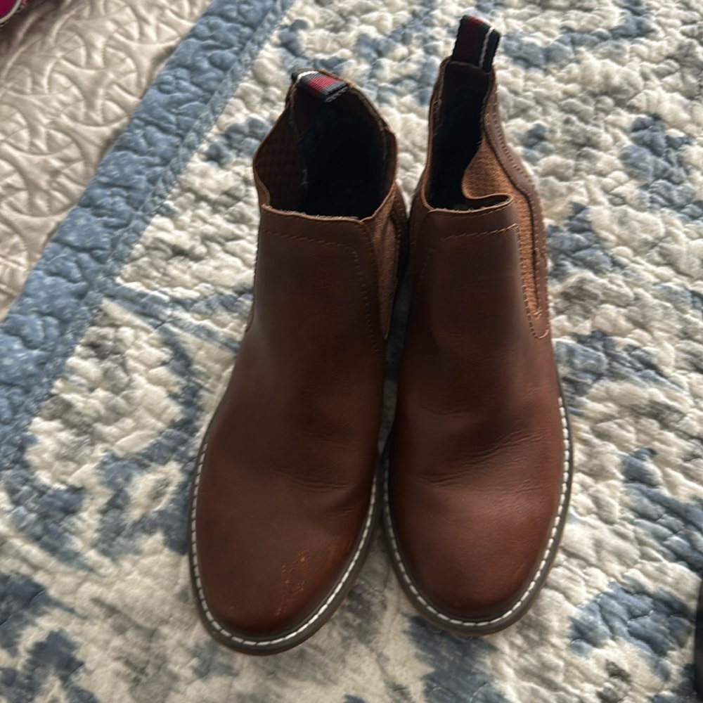Ben Sherman Boys Brown Slip On boot - size 4